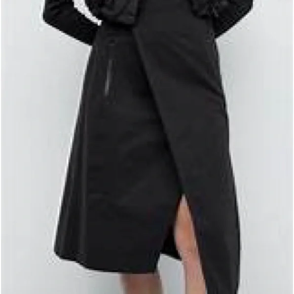 NEW Lululemon A line high rise wrap skirt Elegant Black Women's Skirt - Picture 5 of 5